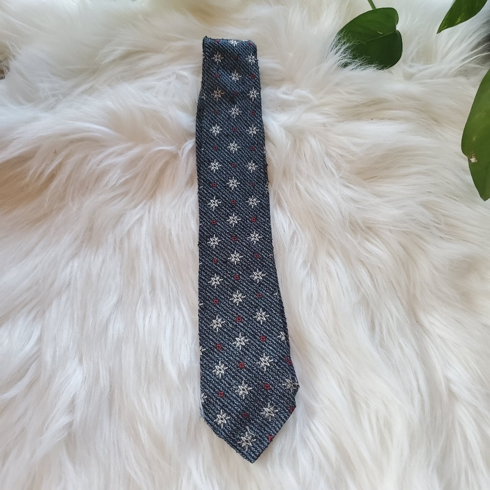 Blue Vintage Neck Tie With Embroidered Flowers
